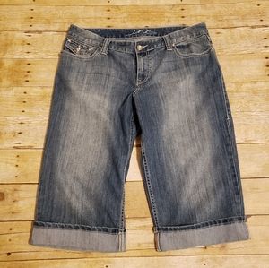 INC Curvy Fit Demin Capris